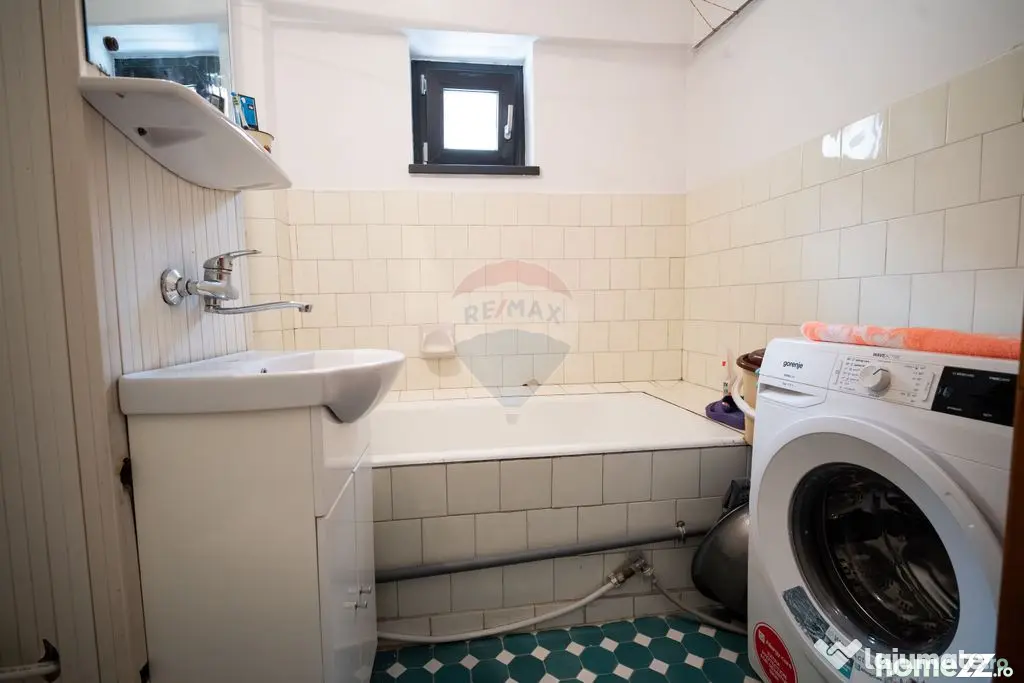 Apartament cu 4 camere de vânzare în zona Central