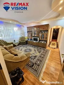 Apartament cu 3 camere de vânzare în zona Craiovita Noua
