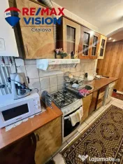 Apartament cu 3 camere de vânzare în zona Craiovita Noua 