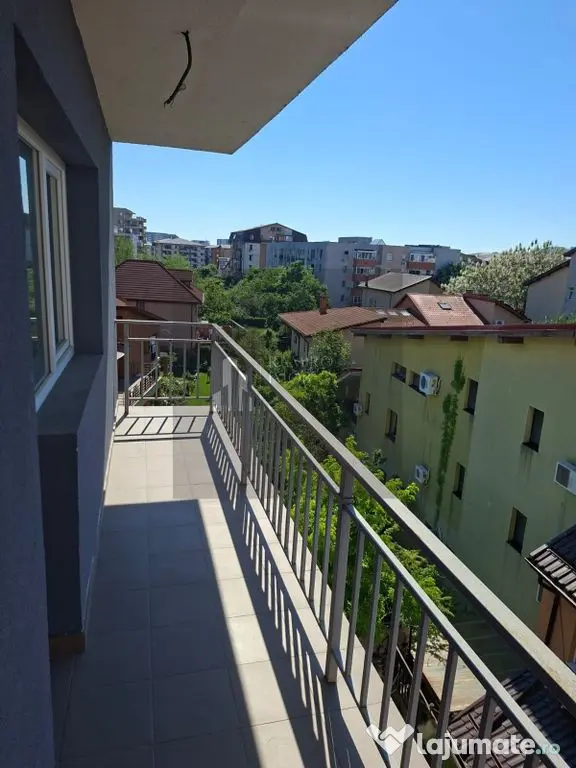 Apartament 3 camere decomandat zona Titan