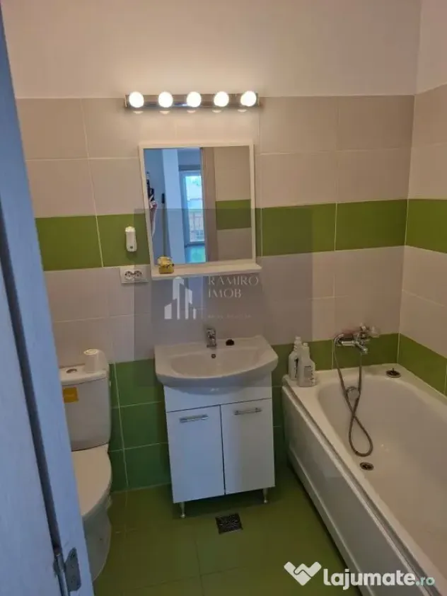 Apartament 3 camere decomandat zona Titan