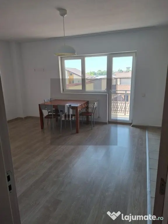 Apartament 3 camere decomandat zona Titan