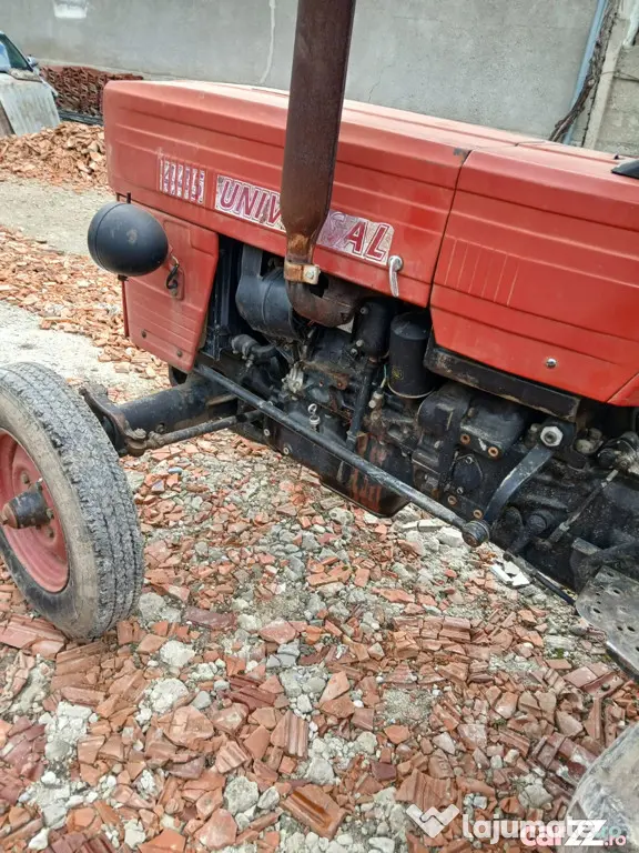 Tractor U445, an 2001