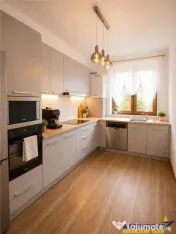 Casa si pentru remote work,terasa,gradina,2 bai,2 locuri par 