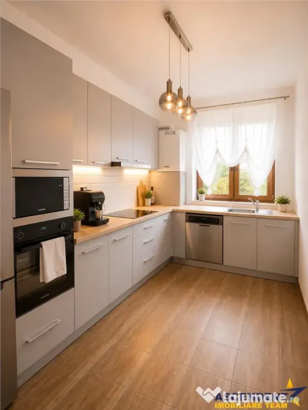 Casa si pentru remote work,terasa,gradina,2 bai,2 locuri par