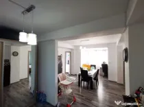 Apartament 3 camere Mamaia Sat central