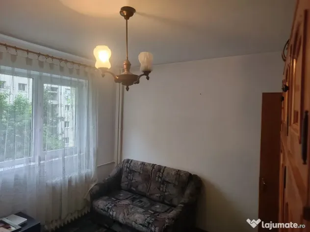 Apartament de 3 camere în sector 3, zona str. Câmpia Libertății