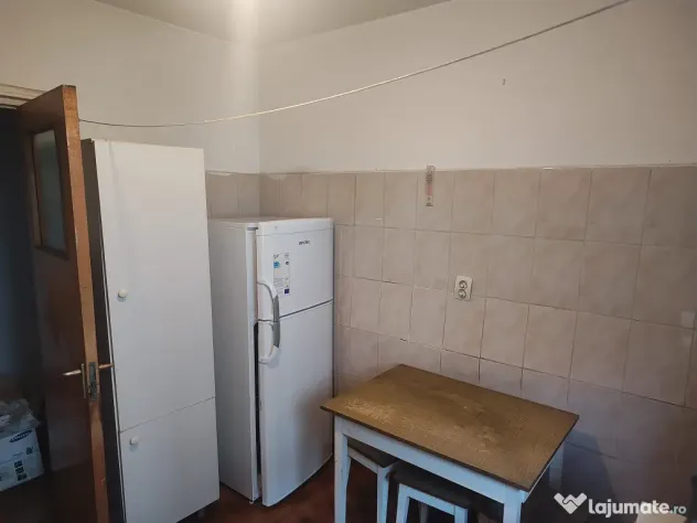 Apartament de 3 camere în sector 3, zona str. Câmpia Libertății