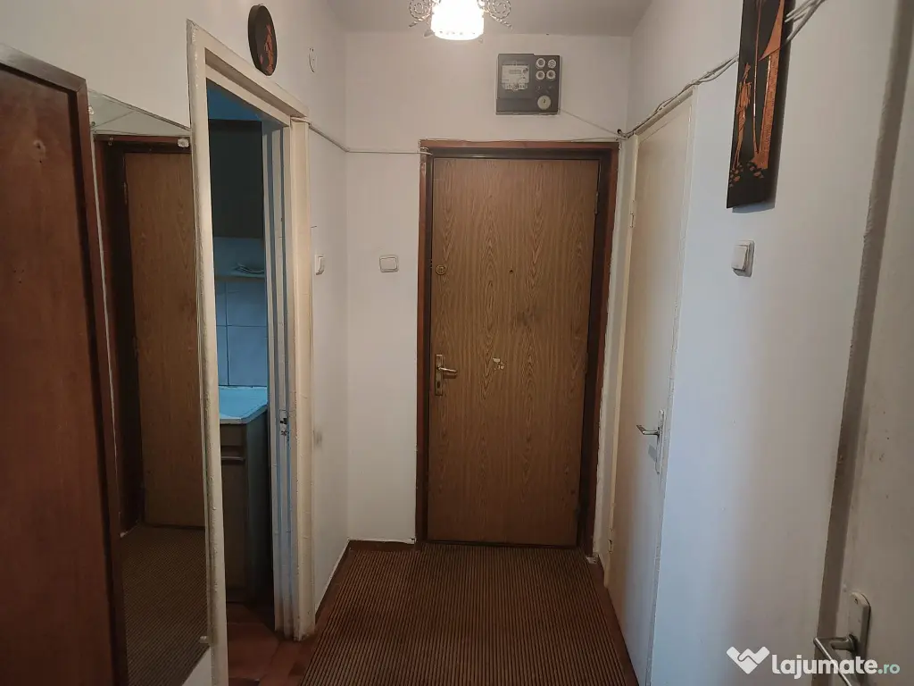 Apartament de 3 camere în sector 3, zona str. Câmpia Libertății