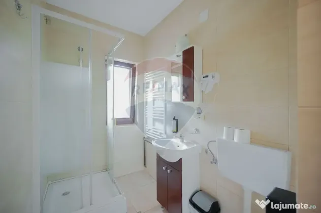 Pensiune cu 6 camere și restaurant de vânzare în Șunc...