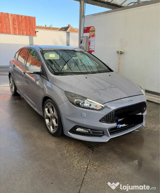 Vând Ford Focus ST