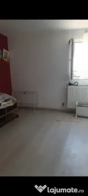 Inchiriez 2 camere cu baie fara bucatarie zona Lidl Bratarii 