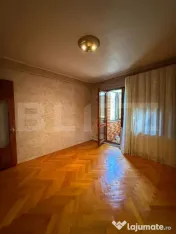 Apartament 4 camere, semidecomandat, 75 mp, zona Centru