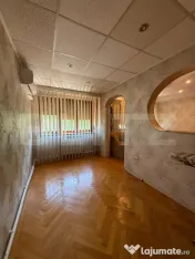 Apartament 4 camere, semidecomandat, 75 mp, zona Centru