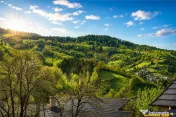 Casuta singura in curte, in Cetatea Medievala a Brasovului 
