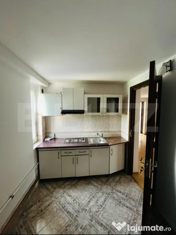 Apartament 3 camere,77,8 mp, zona Calea Moldovei