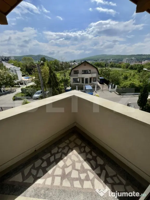 Apartament 3 camere,77,8 mp, zona Calea Moldovei