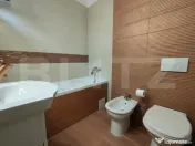 Dam în chirie casa mobilată si utilată , proaspăt renov 