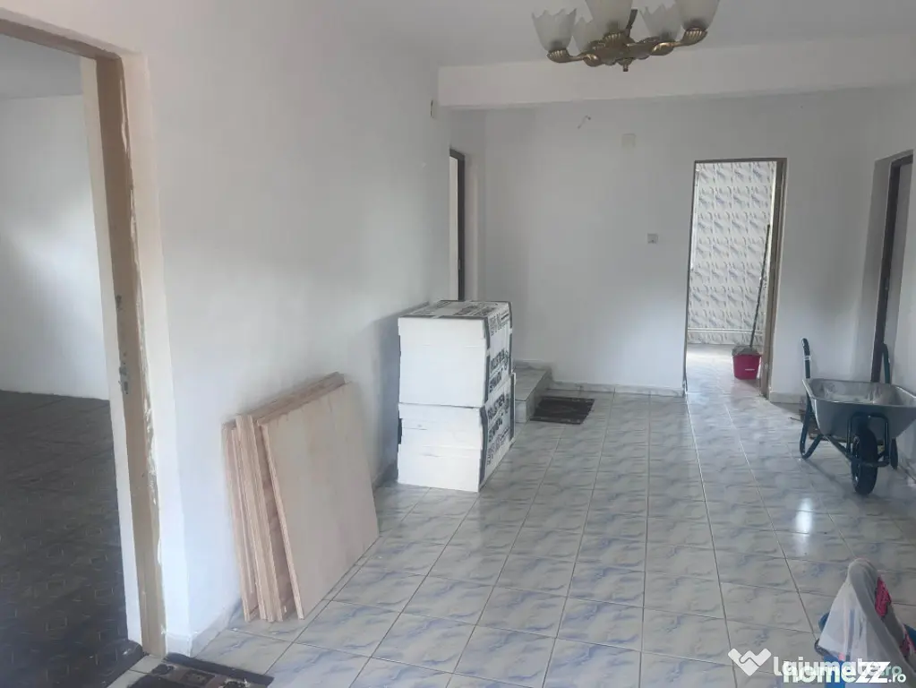 Casa 300 mp,afacere (cămin bătrâni, pensiune), zona Breas - Craiova (Dolj)