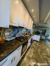 Casa de vanzare, 220 mp, zona Visani