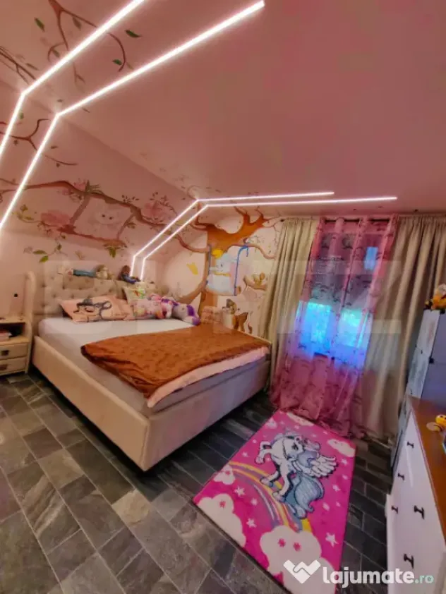 Casa de vanzare, 220 mp, zona Visani