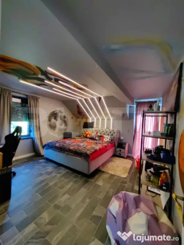 Casa de vanzare, 220 mp, zona Visani