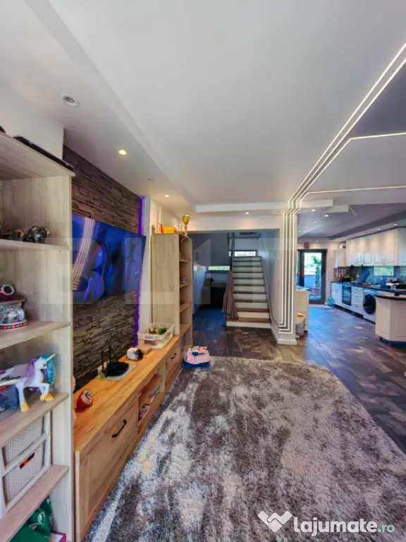 Casa de vanzare, 220 mp, zona Visani