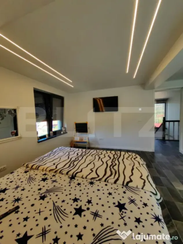 Casa de vanzare, 220 mp, zona Visani