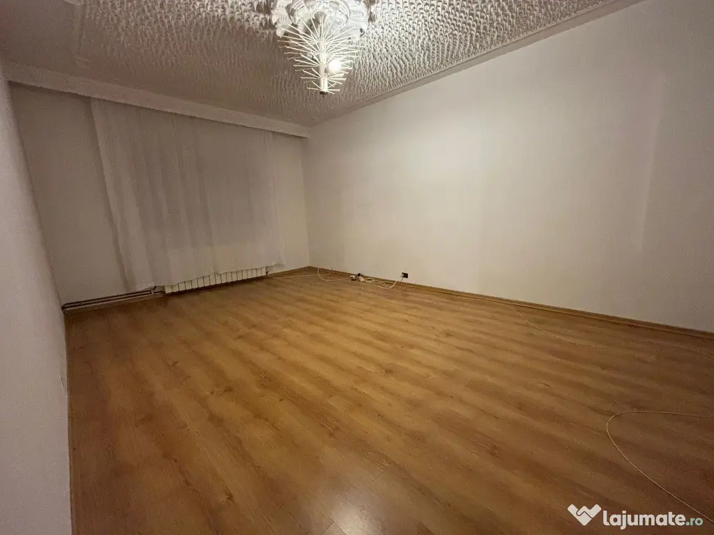 Apartament 3 camere decomandat - etajul 1, CT