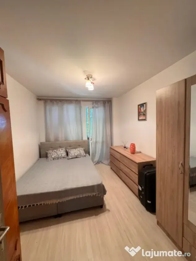 Apartament 2 camere de vânzare în zona Gară din Constanț