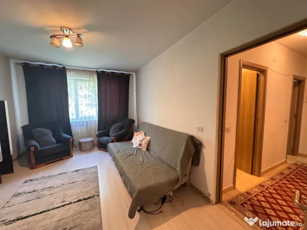 Apartament 2 camere de vânzare în zona Gară din Constanț