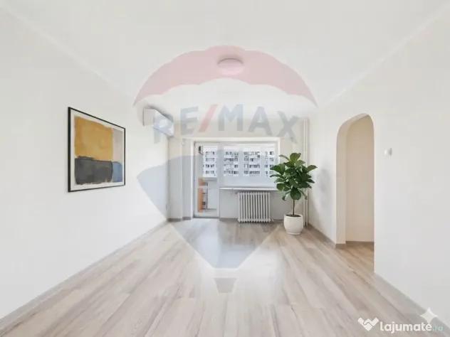 Apartament 3 camere decomandat, renovat - Metrou Lujerului