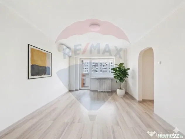 Apartament 3 camere decomandat, complet renovat - Metrou ...