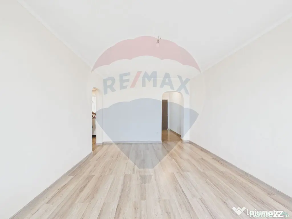 Apartament 3 camere decomandat, complet renovat - Metrou ...