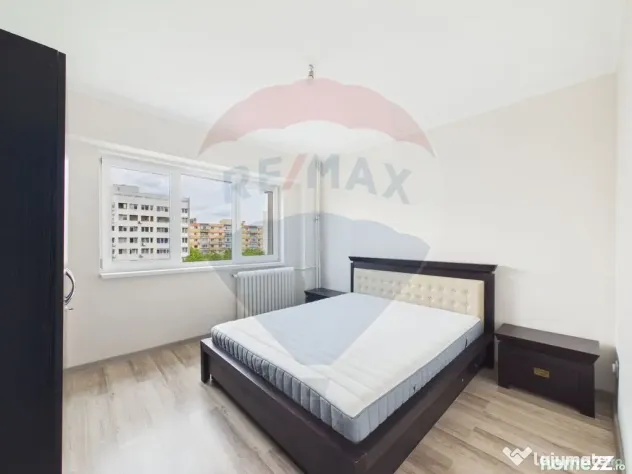 Apartament 3 camere decomandat, complet renovat - Metrou ...