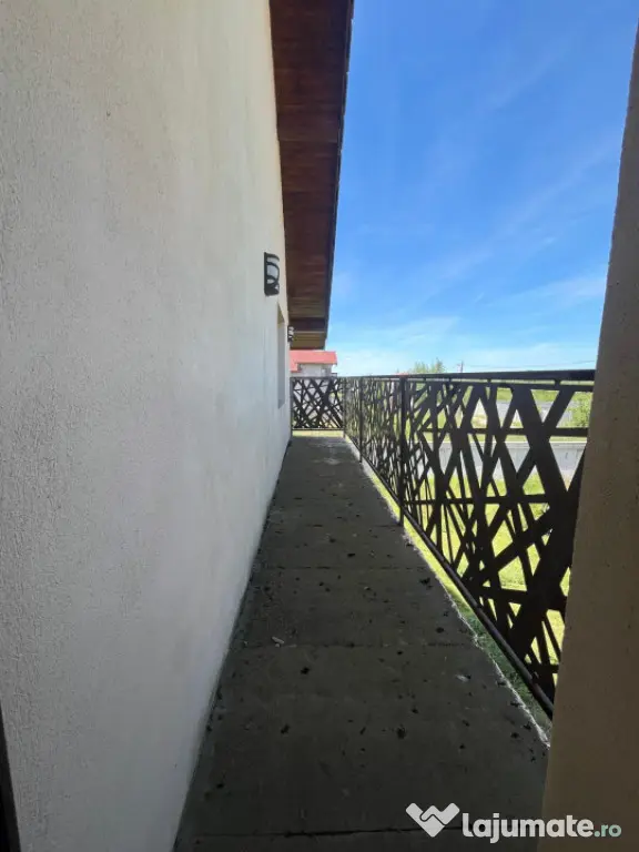 Casa P+1+Pod, 500 mp teren, zona lac Ghercesti - Aeroport Cr