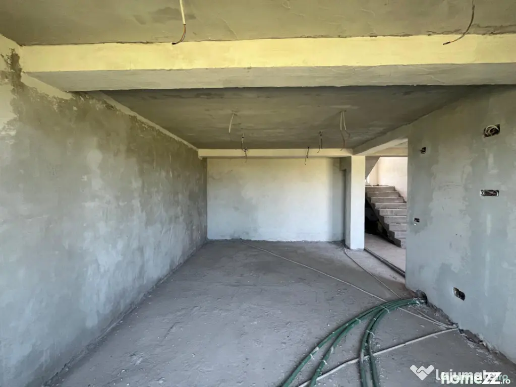 Casa P+1+Pod, 254 mp, 500 mp teren, zona lac Ghercesti - Aer - Craiova (Dolj)