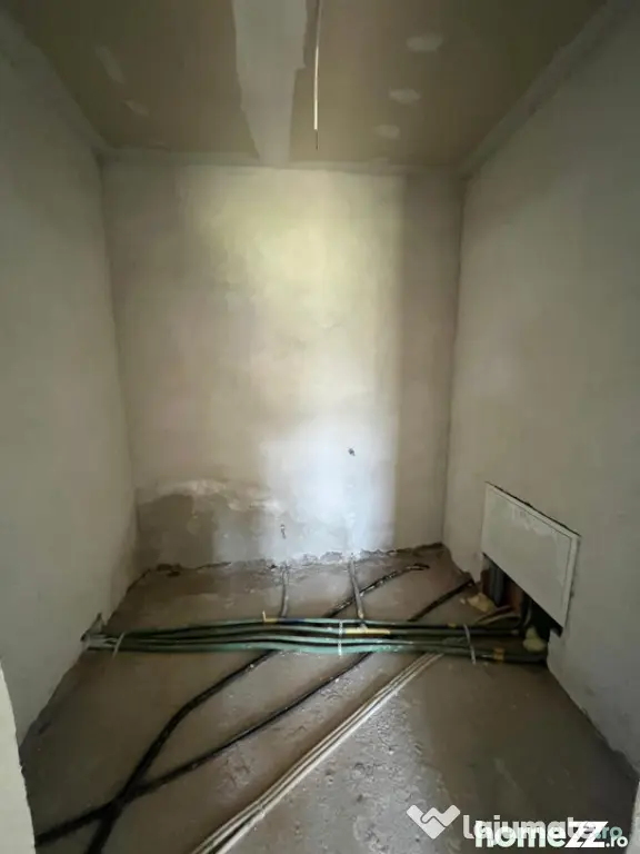 Casa P+1+Pod, 254 mp, 500 mp teren, zona lac Ghercesti - Aer - Craiova (Dolj)
