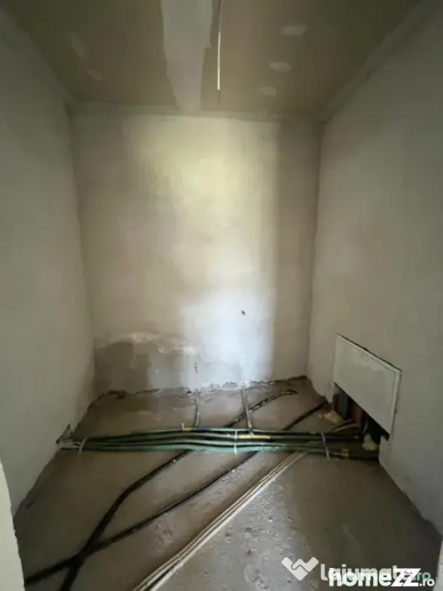 Casa P+1+Pod, 254 mp, 500 mp teren, zona lac Ghercesti - Aer - Craiova (Dolj)