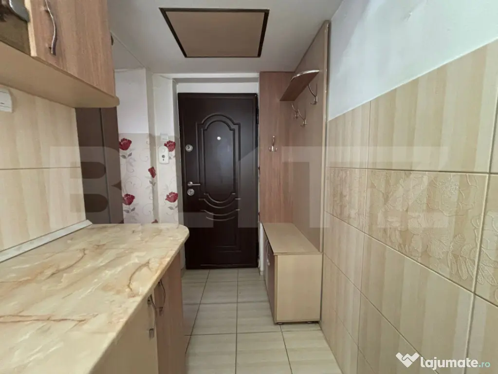 Inchiriez apartament cu 2 camere, 40mp, in zona Velenta