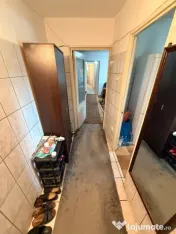 Apartament 3 camere decomandat zona Brazda 