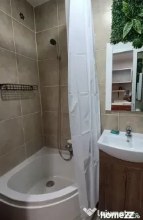 De vanzare garsoniera micro 40, et. 3/3, 27.000 euro