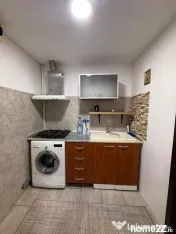 De vanzare garsoniera micro 40, et. 3/3, 27.000 euro