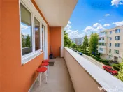 Apartament spatios cu 2 camere si 2 balcoane zona Tractorul 