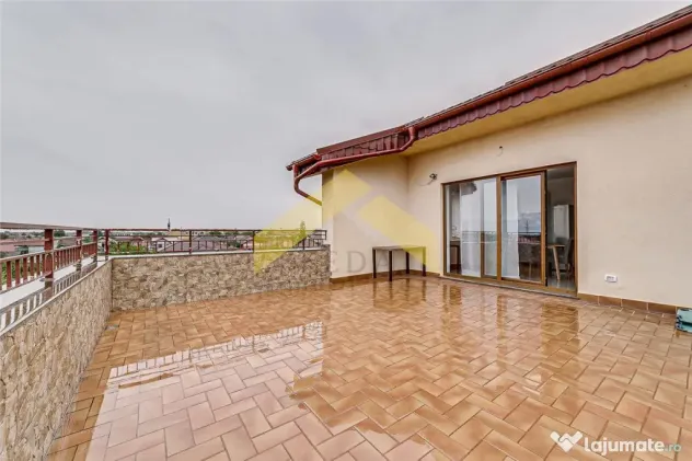Apartament cu 3 camere tip Penthouse de zona Bujac