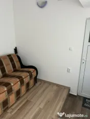 Vand apartament 3 camere Bușteni, Prahova, central 