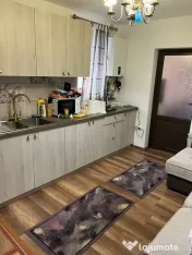 Vand apartament 3 camere Bușteni, Prahova, central 