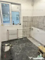 Apartament de 3 camere, decomandat, renovat complet ,Drumul 