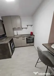 Apartament 2 camere, decomandat - Drumul Poienii 