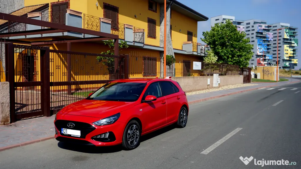 HYUNDAI i30
